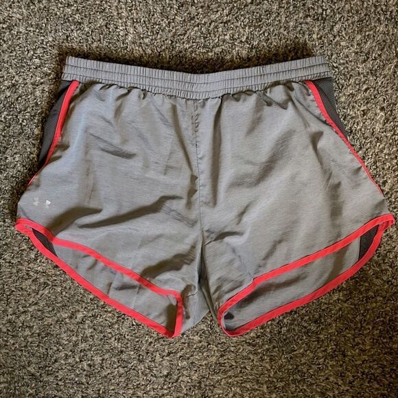 Under Armour Pants - Under armor grey pink shorts size Medium